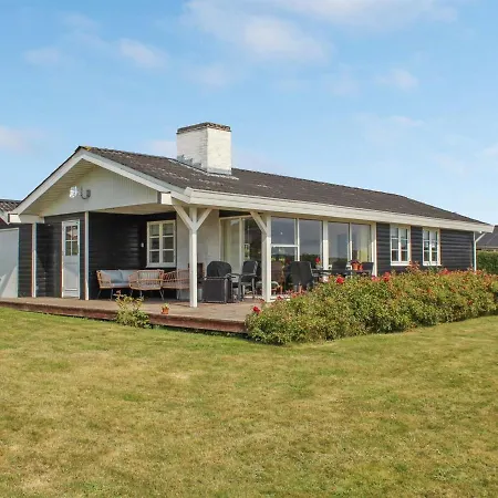 Reinhold - 200m From The Sea In Djursland And Mols By Interhome בית נופש