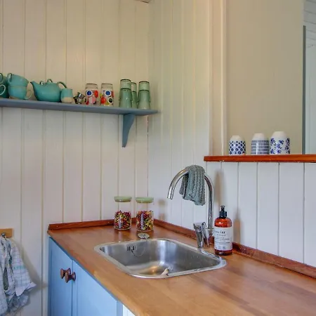 Reinhold - 200m From The Sea In Djursland And Mols By Interhome בית נופש