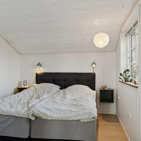 Reinhold - 200m From The Sea By Interhome Nyaraló